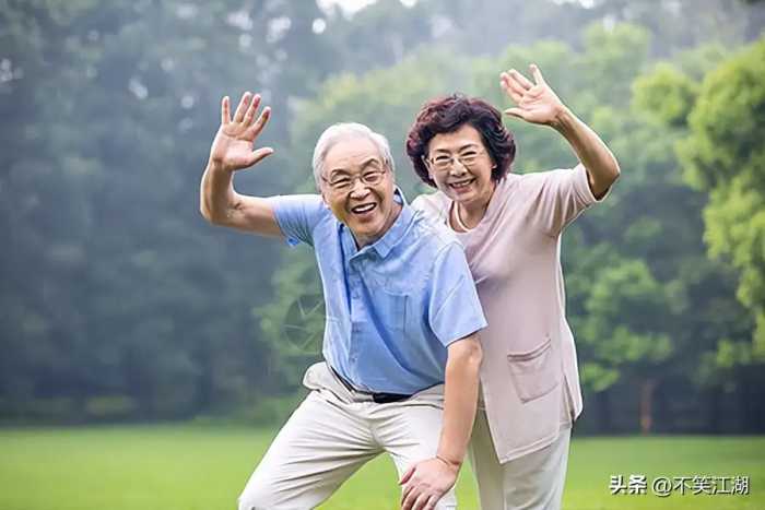 人的寿命越长越好吗？研究发现：其实65岁至70岁的人是最幸福的！