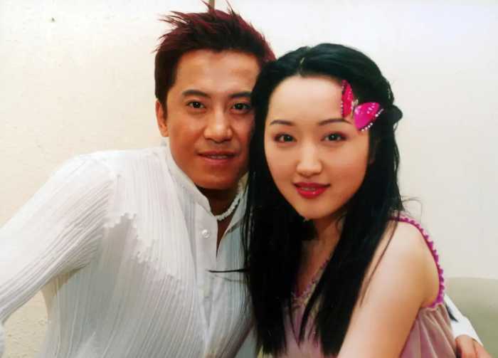 分手27年后，赖文峰出狱后娶妻生子，52岁杨钰莹的选择让人心疼